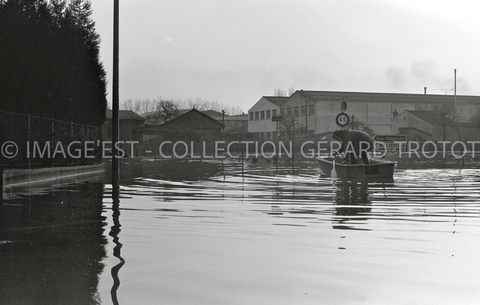 Rue du 8 Mai 1945 inondée (Essey-lès-Nancy)